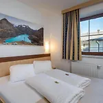 Aurora Aparthotel 4*