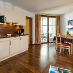 Aurora 4*