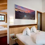 Aparthotel Aurora 4*