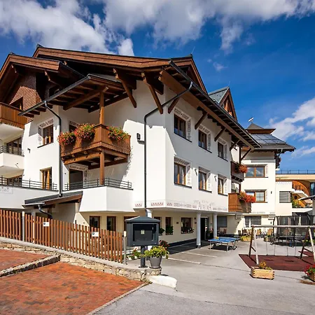 Aurora Aparthotel