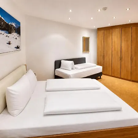 Aurora Aparthotel Fiss