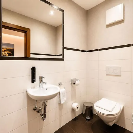 Aurora 4*