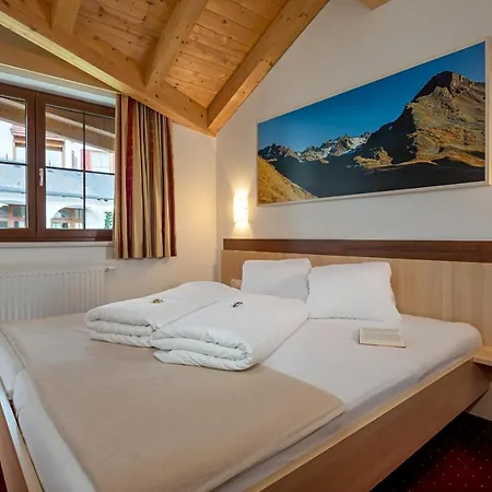 Aurora Aparthotel