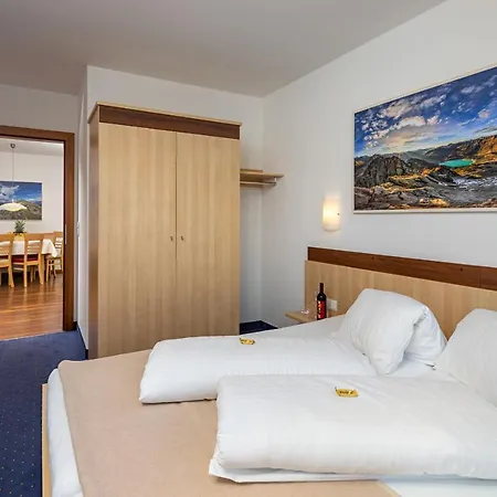 Aurora Aparthotel 4*