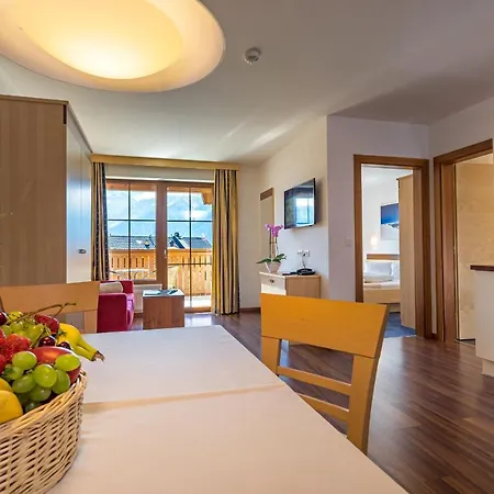 Aurora 4*
