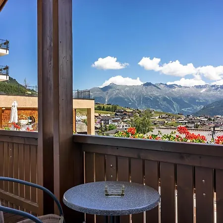 Aurora Aparthotel
