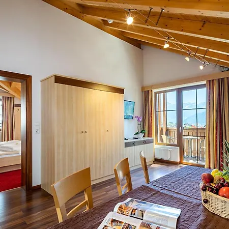 Aurora 4*