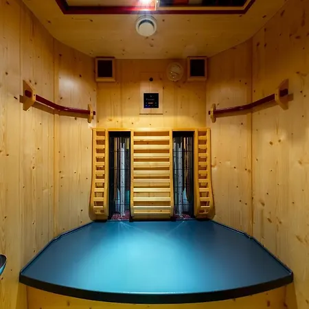 Aurora Aparthotel 4*