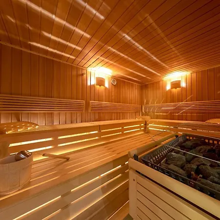 奥罗拉费斯公寓酒店 4* 费斯