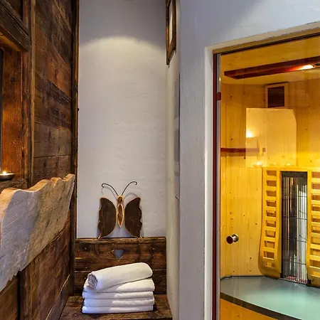 奥罗拉费斯公寓酒店 4* 费斯