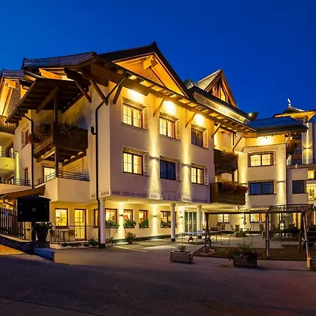 奥罗拉费斯公寓酒店